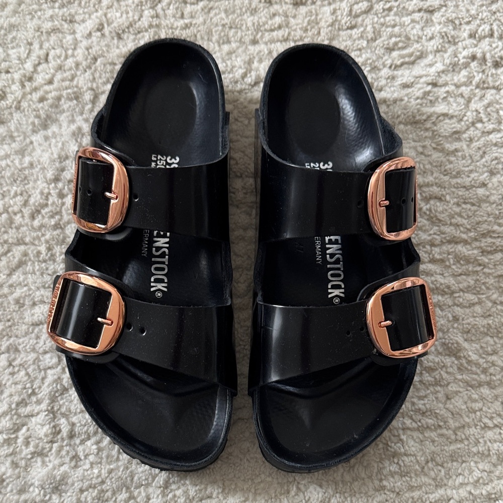 Arizona Big Buckle Natural Leather Patent High Shine Black